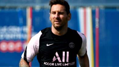 Photo of Is Lionel Messi playing for PSG today? Latest on his potential debut for Ligue 1 club