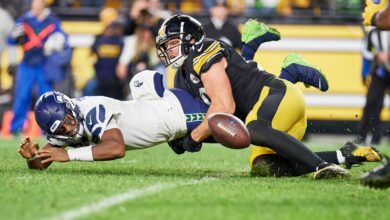 Photo of Steelers’ T.J. Watt proves he’s worth every penny of record contract as he goes through squadron of Seahawks