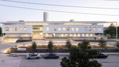 Photo of Kevin Daly creates white building with canopy for Houston Endowment