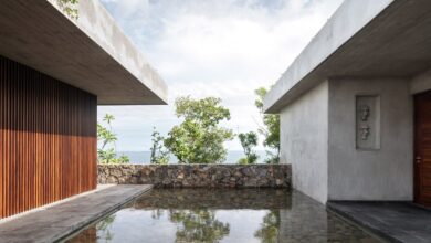 Photo of Zozaya Arquitectos orients Mexican beach house around reflecting pool