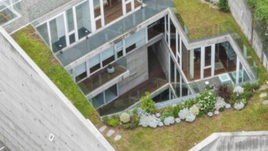 Photo of Atelier Gratia completes angular concrete courtyard house in Taiwan