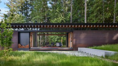 Photo of Bohlin Cywinski Jackson designs nature-infused Henry Island Guesthouse