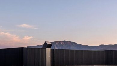 Photo of Paire House by Rodolfo Cañas provides shelter for a Chilean family