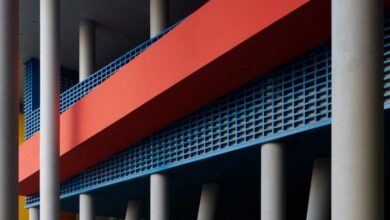 Photo of Intersecting coloured blocks define school by Trace Architecture Office