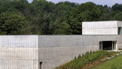 Photo of Monolithic New York museum pavilion features “perfect cube” gallery