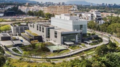 Photo of Miller Hull creates US embassy on sloped site in Guatemala City