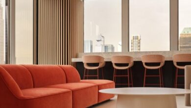 Photo of Woods Bagot lines American Australian Association HQ with oak battens